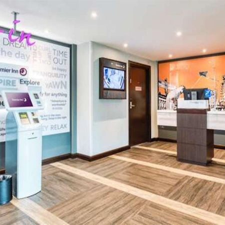 Premier Inn Oxford Kidlington Exterior foto